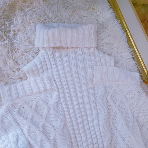 Cream cable knit cold shoulder long turtleneck oversized sweater - Picture 9 of 11